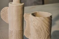 Bottiglia e vaso, Cristiana